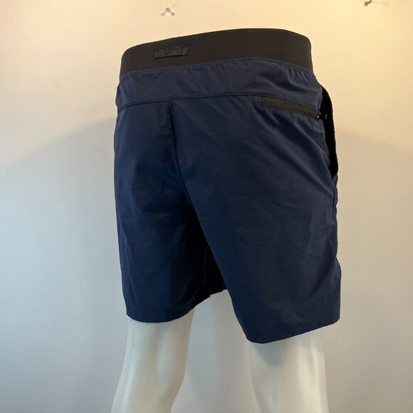 Fabletics Men's 7" Performance Training Shorts - Size Medium - Picture 4 of 4